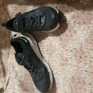 Downshifted Nike shoes 3y